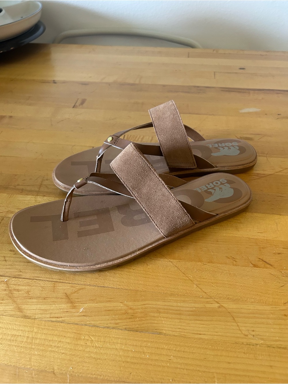 Sorel Tan Suede-Trim Toe-Post Sandals - Picture 3 of 4